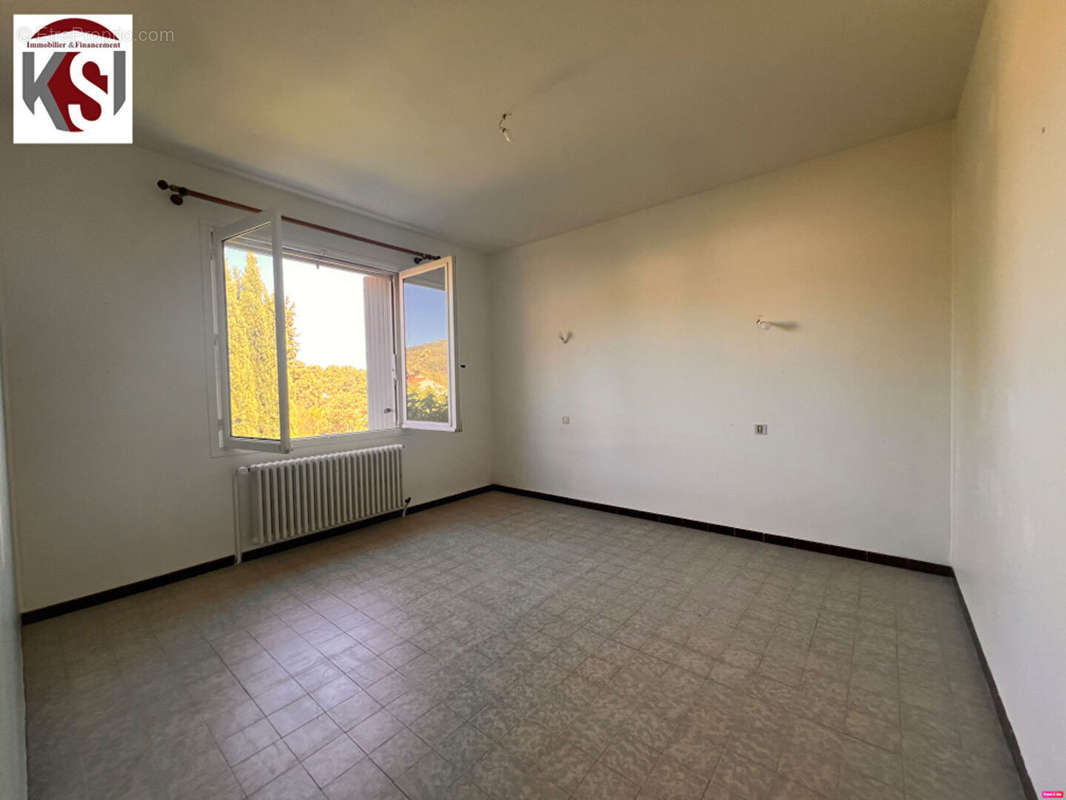 Appartement à SAINT-MAXIMIN-LA-SAINTE-BAUME