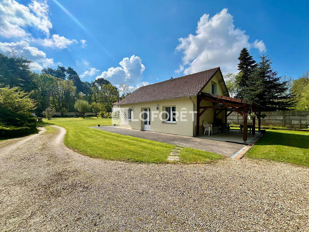 Maison à MILLY-LA-FORET