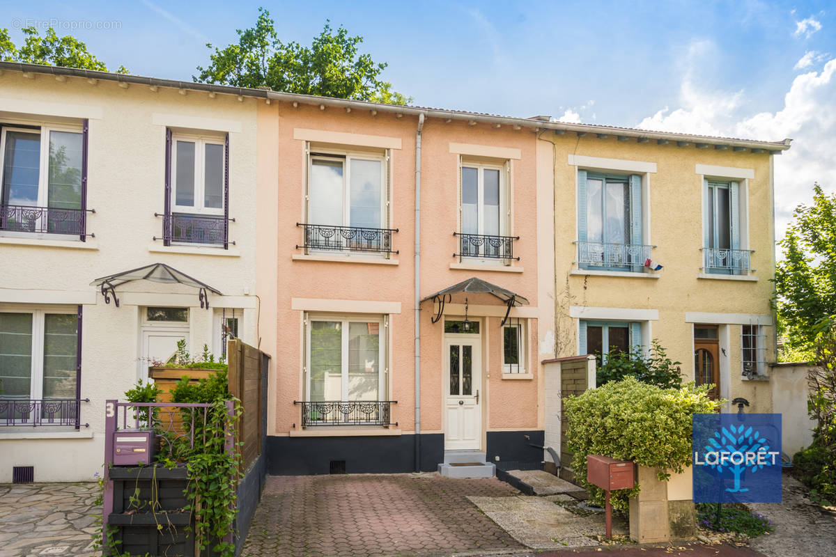 Maison à LES PAVILLONS-SOUS-BOIS