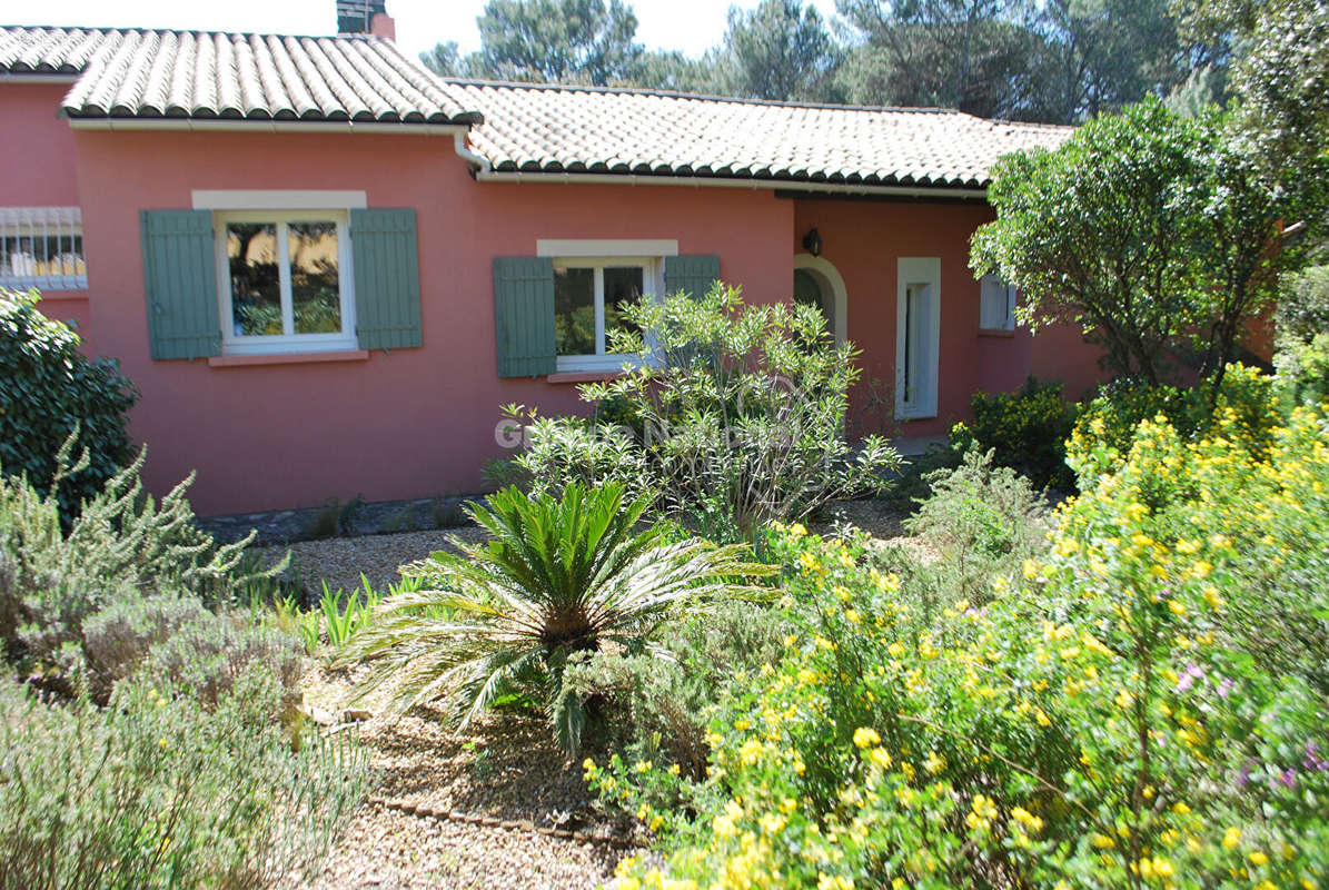 Maison à CAVEIRAC