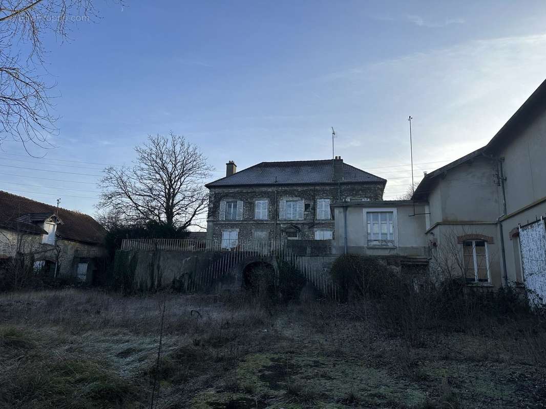 Appartement à BAULNE