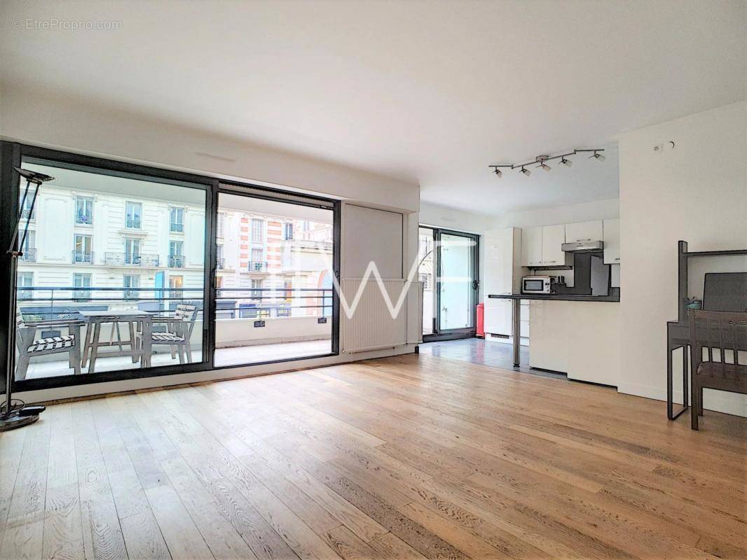 Appartement à LEVALLOIS-PERRET