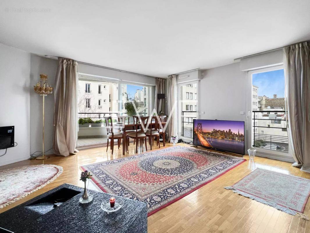 Appartement à PARIS-17E