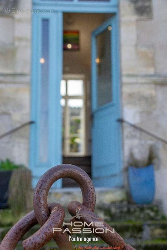 Maison à MORNAC-SUR-SEUDRE