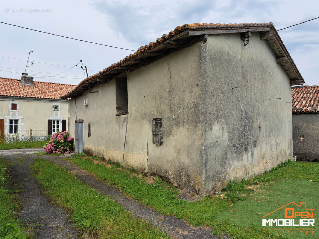 Maison à CHALLIGNAC