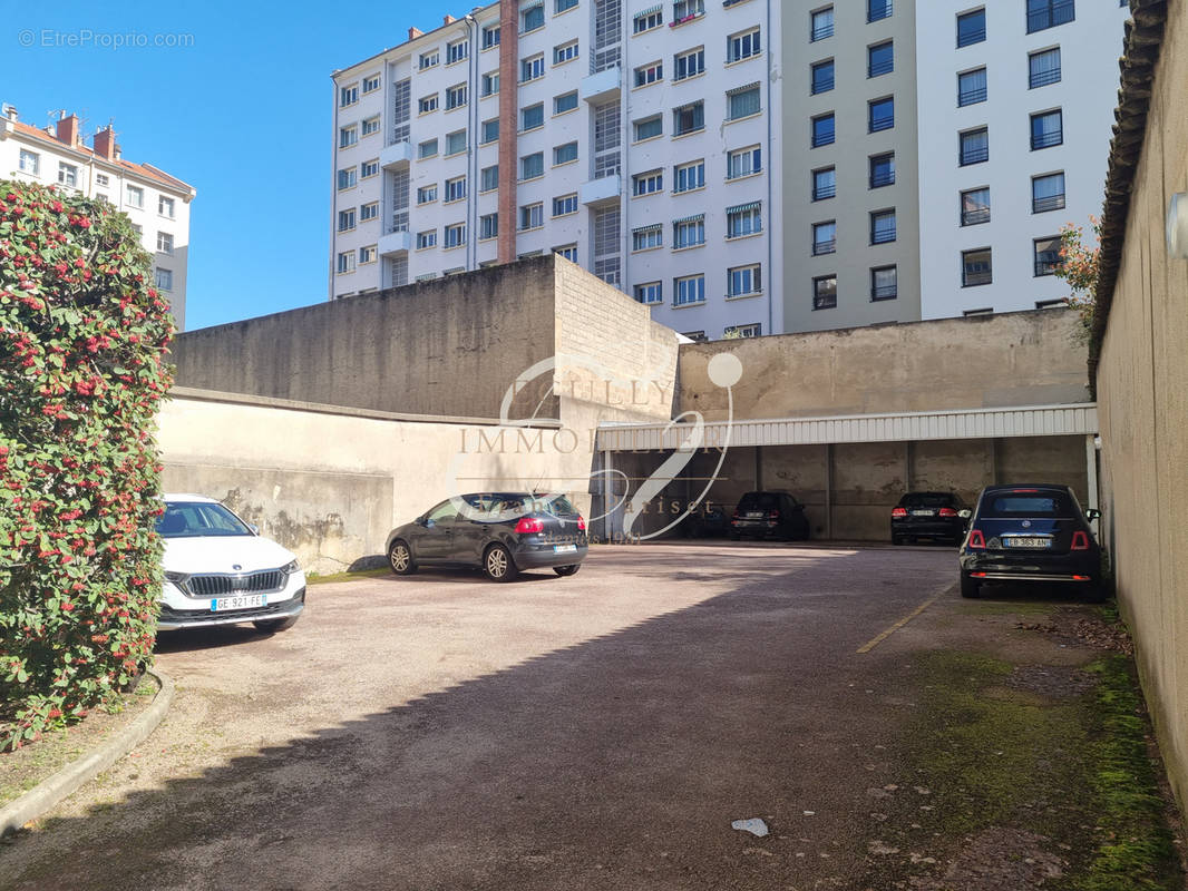 Parking à LYON-4E