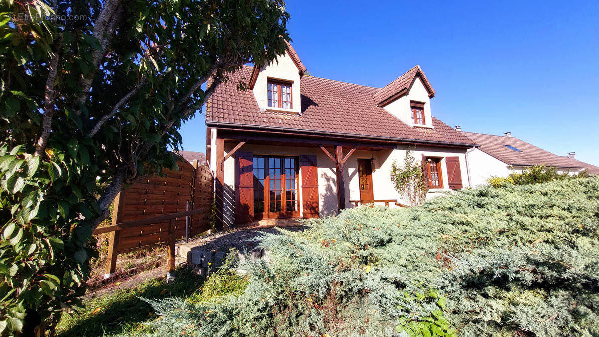 Maison à PONT-SUR-YONNE