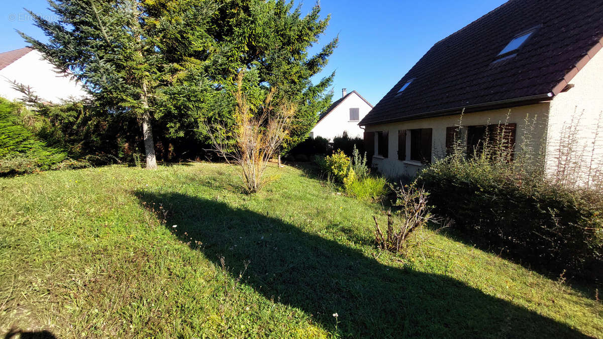 Maison à PONT-SUR-YONNE