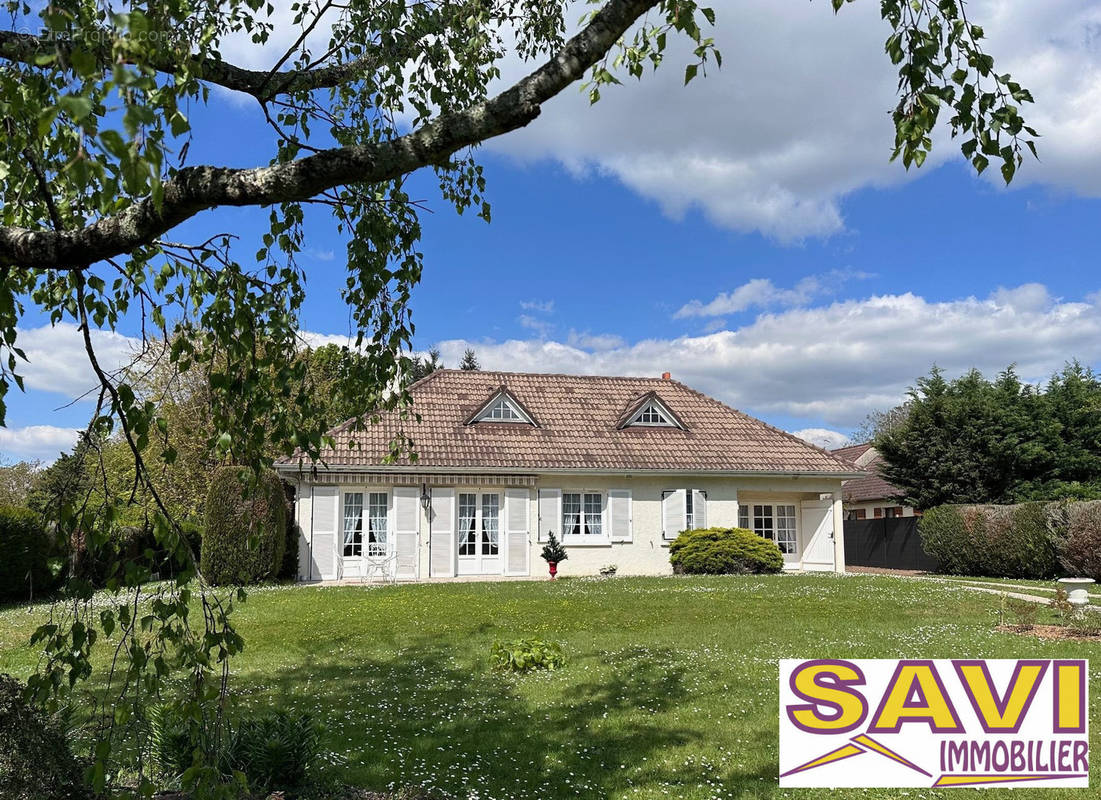 Maison à FERRIERES-EN-GATINAIS