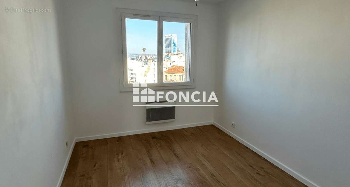 Appartement à MARSEILLE-3E