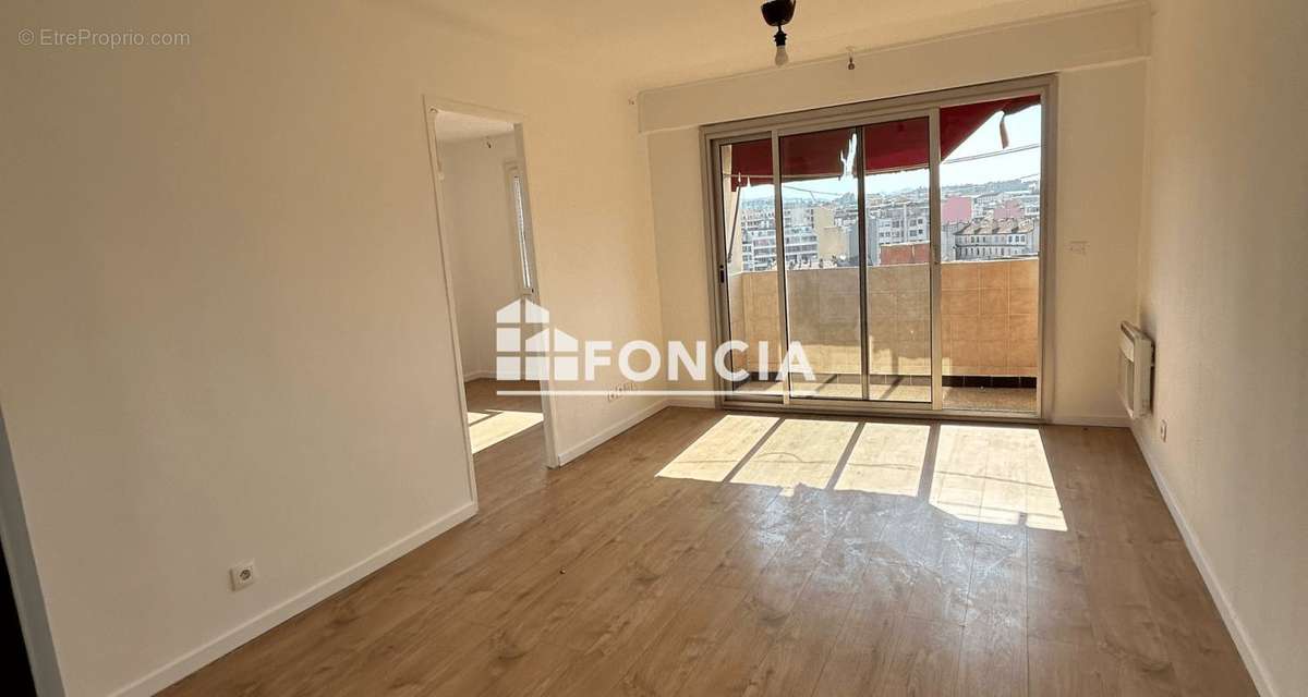 Appartement à MARSEILLE-3E