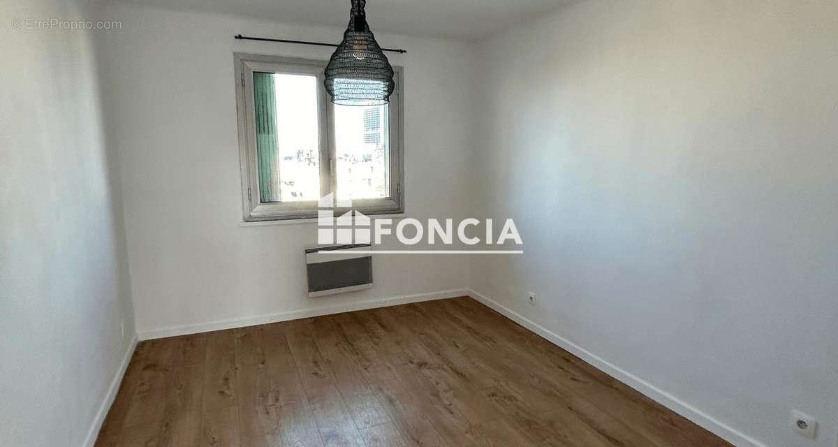 Appartement à MARSEILLE-3E