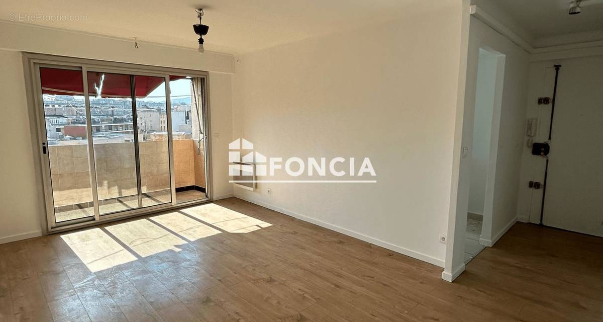 Appartement à MARSEILLE-3E