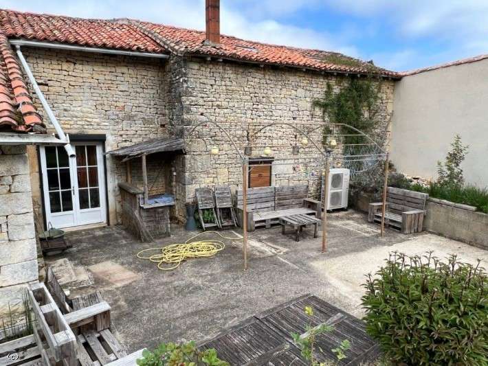 Maison à NANTEUIL-EN-VALLEE