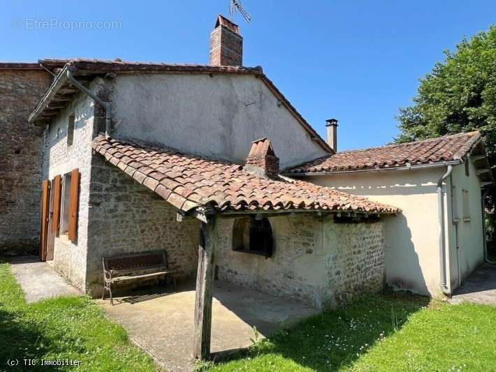 Maison à CHAMPAGNE-MOUTON