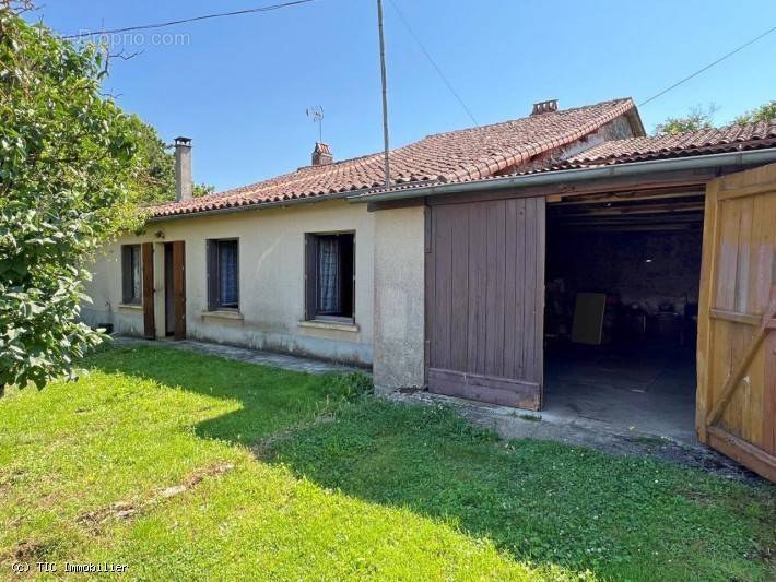 Maison à CHAMPAGNE-MOUTON