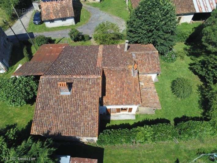 Maison à CHAMPAGNE-MOUTON