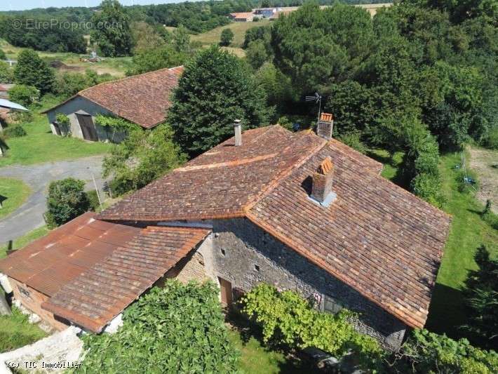 Maison à CHAMPAGNE-MOUTON