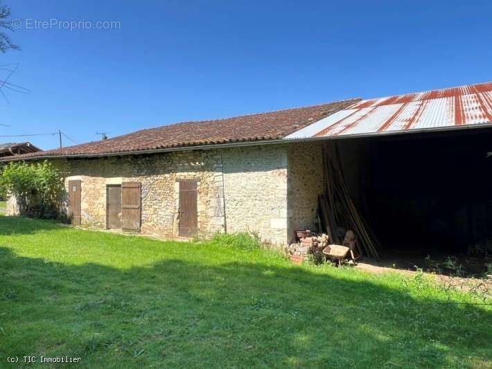 Maison à CHAMPAGNE-MOUTON