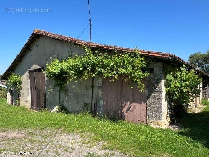 Maison à CHAMPAGNE-MOUTON