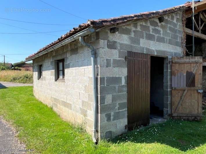 Maison à CHAMPAGNE-MOUTON