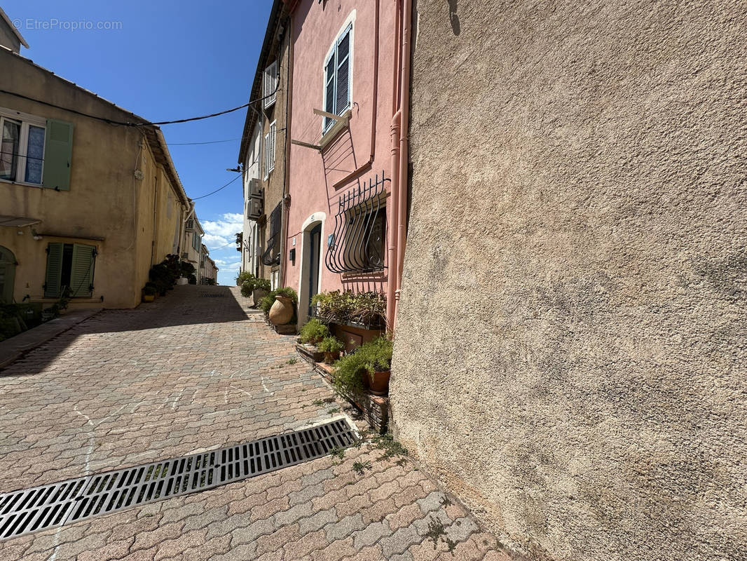 Maison à PUGET-SUR-ARGENS