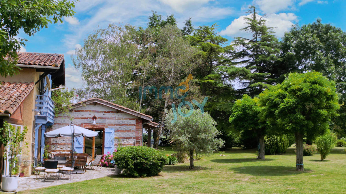 Maison à LONGAGES