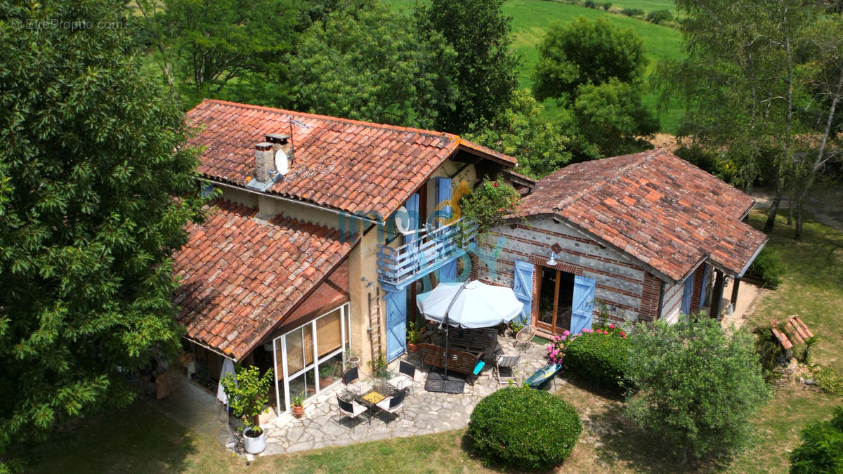 Maison à LONGAGES