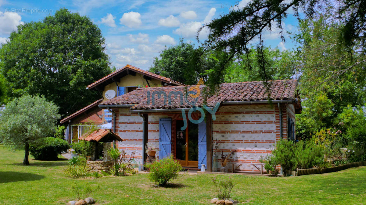 Maison à LONGAGES