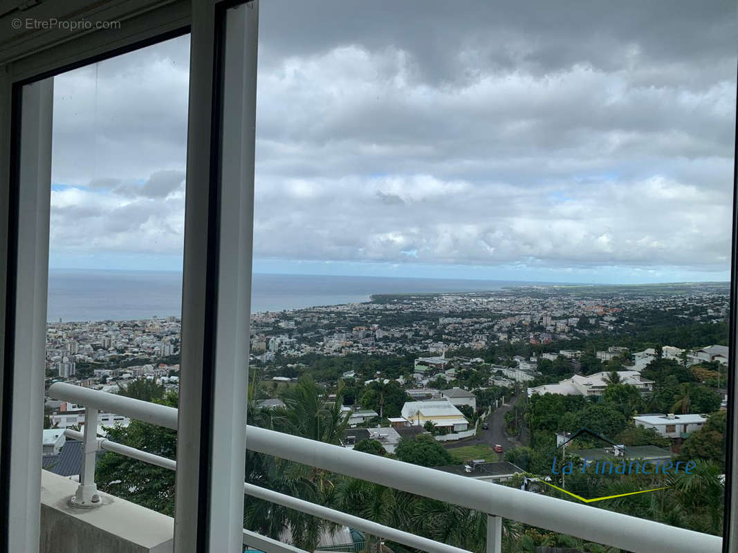 Appartement à SAINT-DENIS