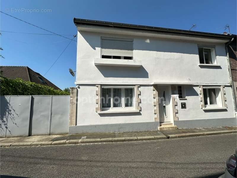 Maison à SAINT-QUENTIN