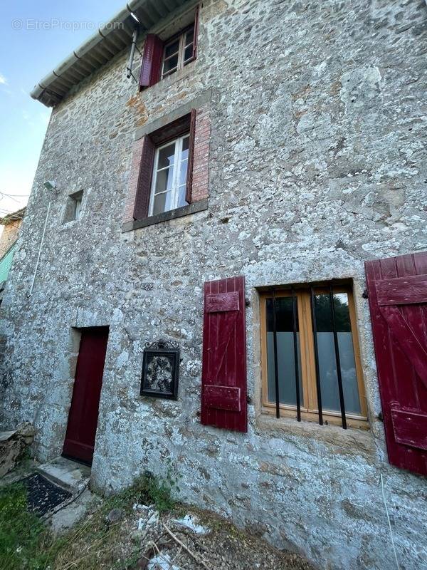 Maison à CHATEAUPONSAC