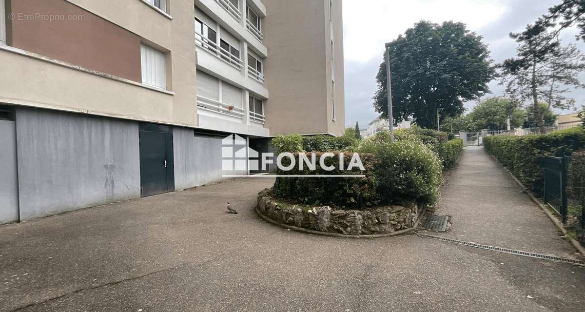 Appartement à CORBEIL-ESSONNES