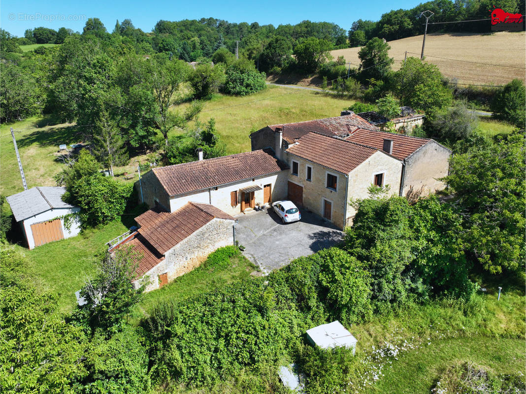 Maison à CUZORN