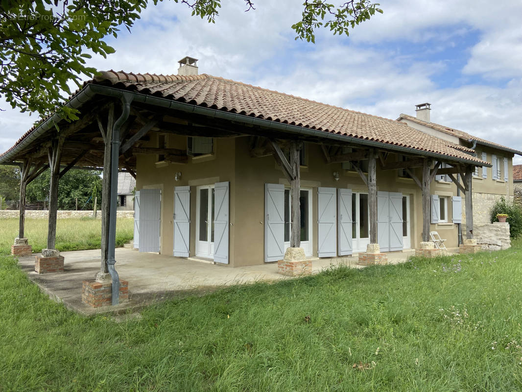 Maison à VALENCE-SUR-BAISE