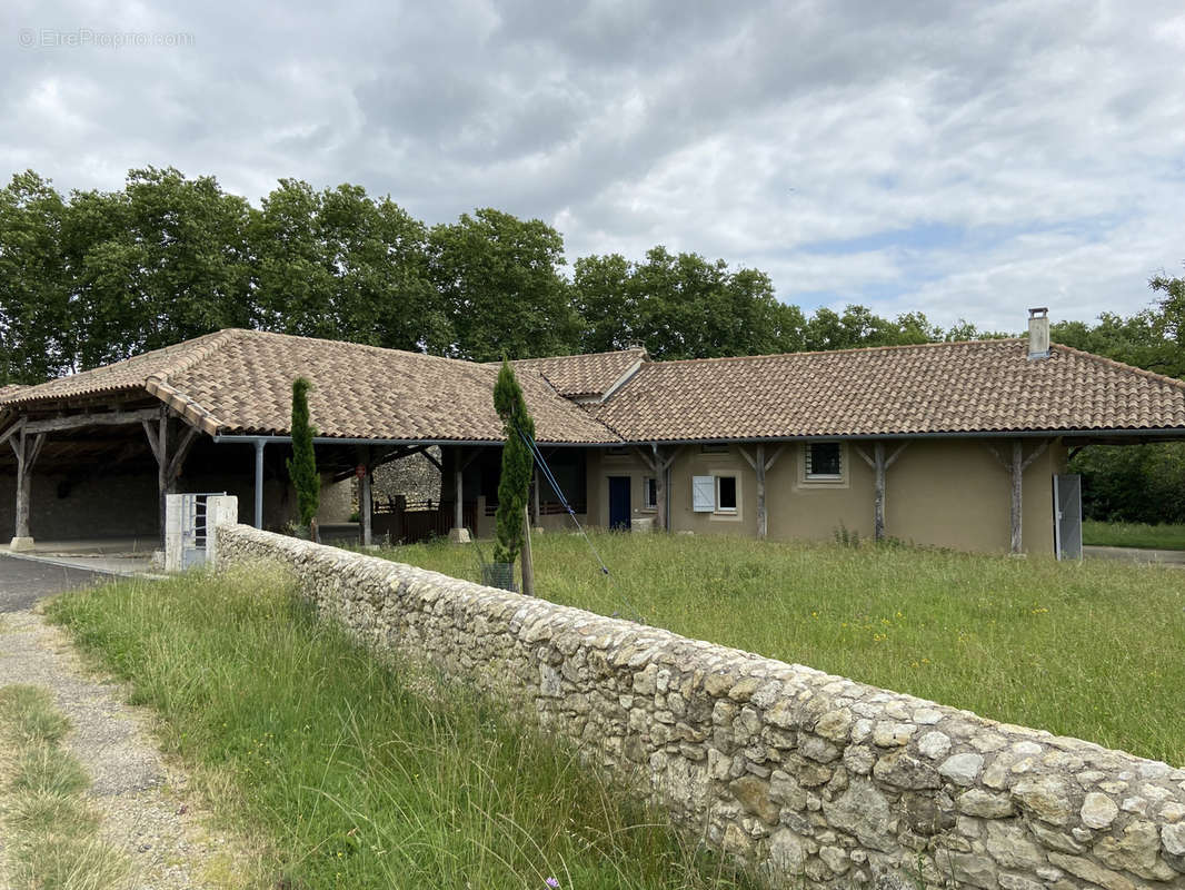 Maison à VALENCE-SUR-BAISE