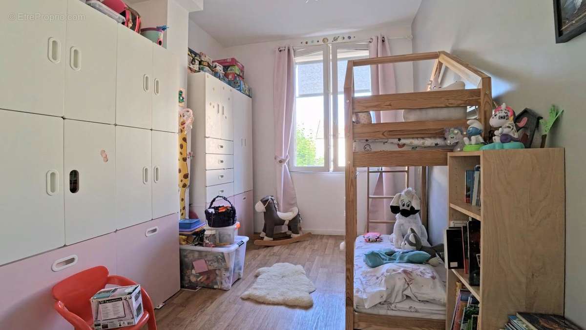 Appartement à SAINT-MAUR-DES-FOSSES