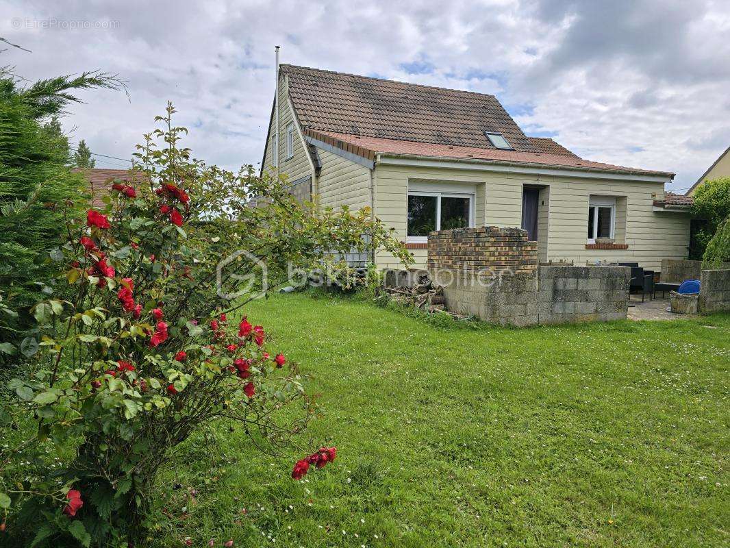 Maison à CREVECOEUR-LE-GRAND