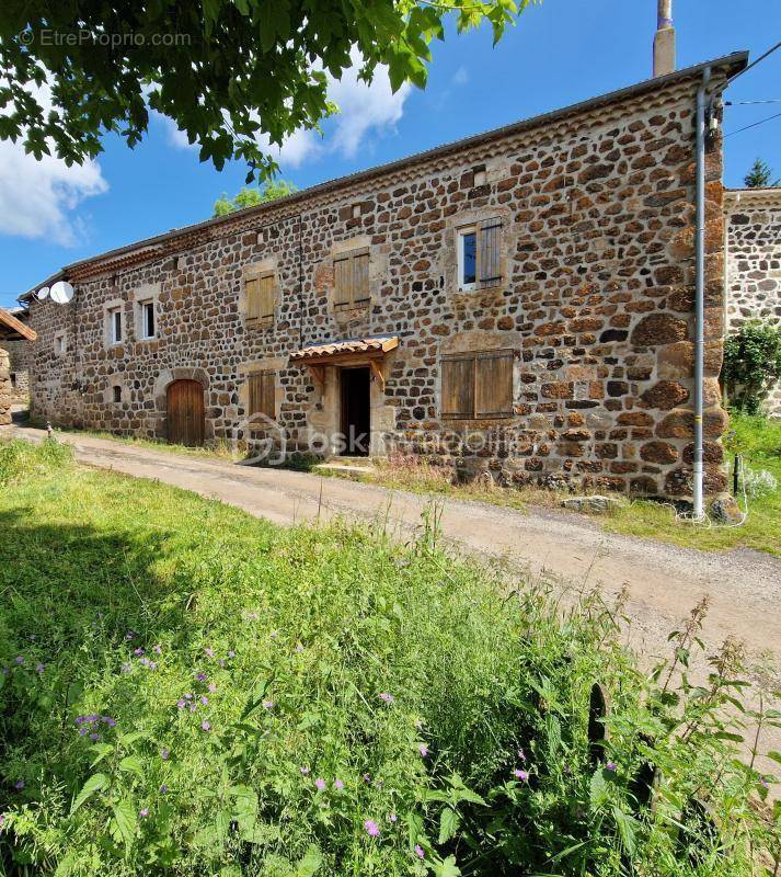 Maison à COUCOURON