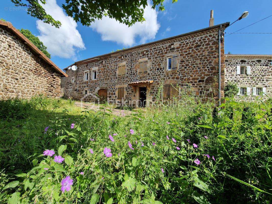 Maison à COUCOURON