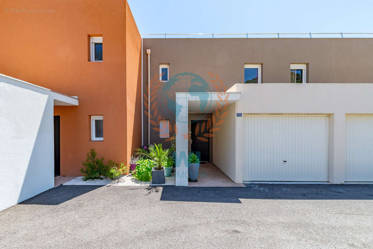 Maison à ROQUEBRUNE-SUR-ARGENS