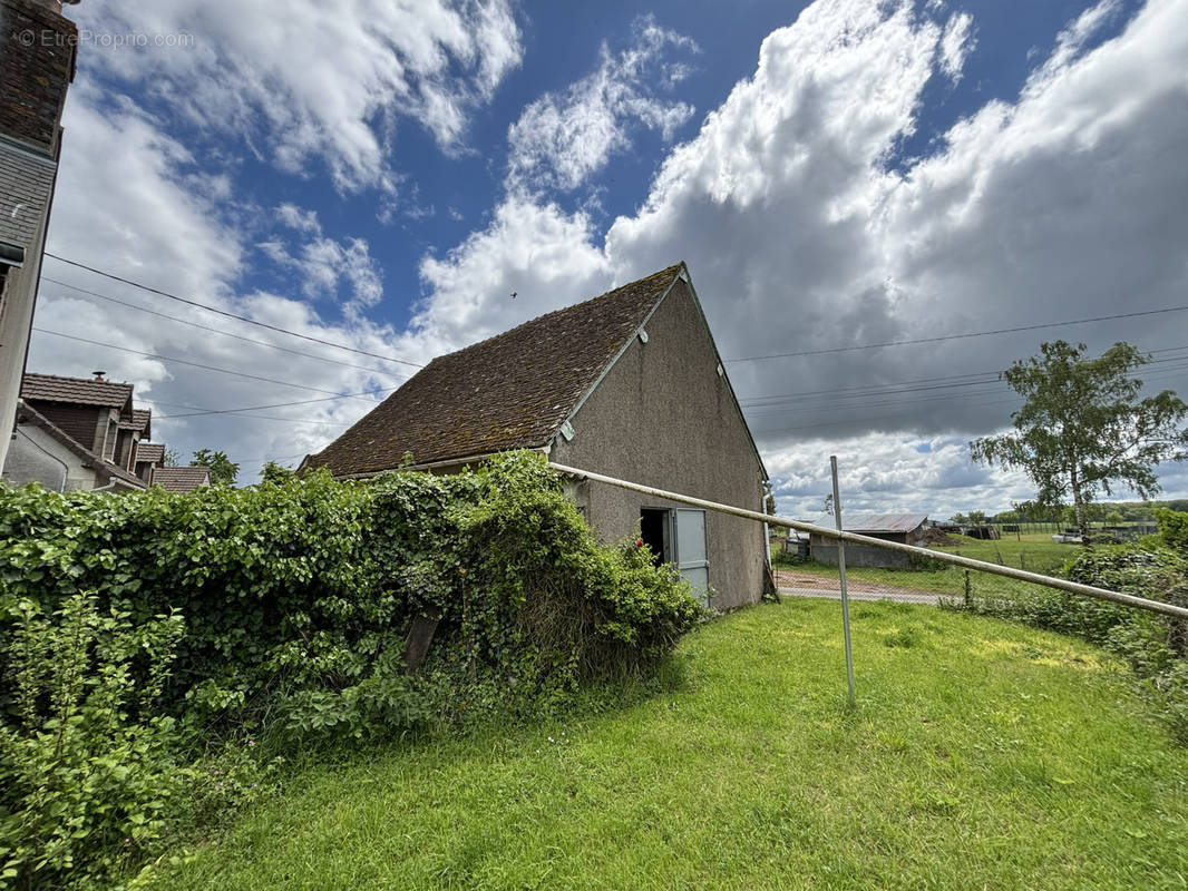 Maison à SAINT-OUEN-LES-VIGNES