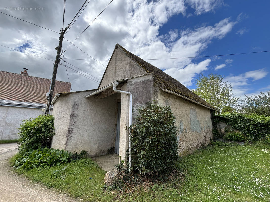 Maison à SAINT-OUEN-LES-VIGNES