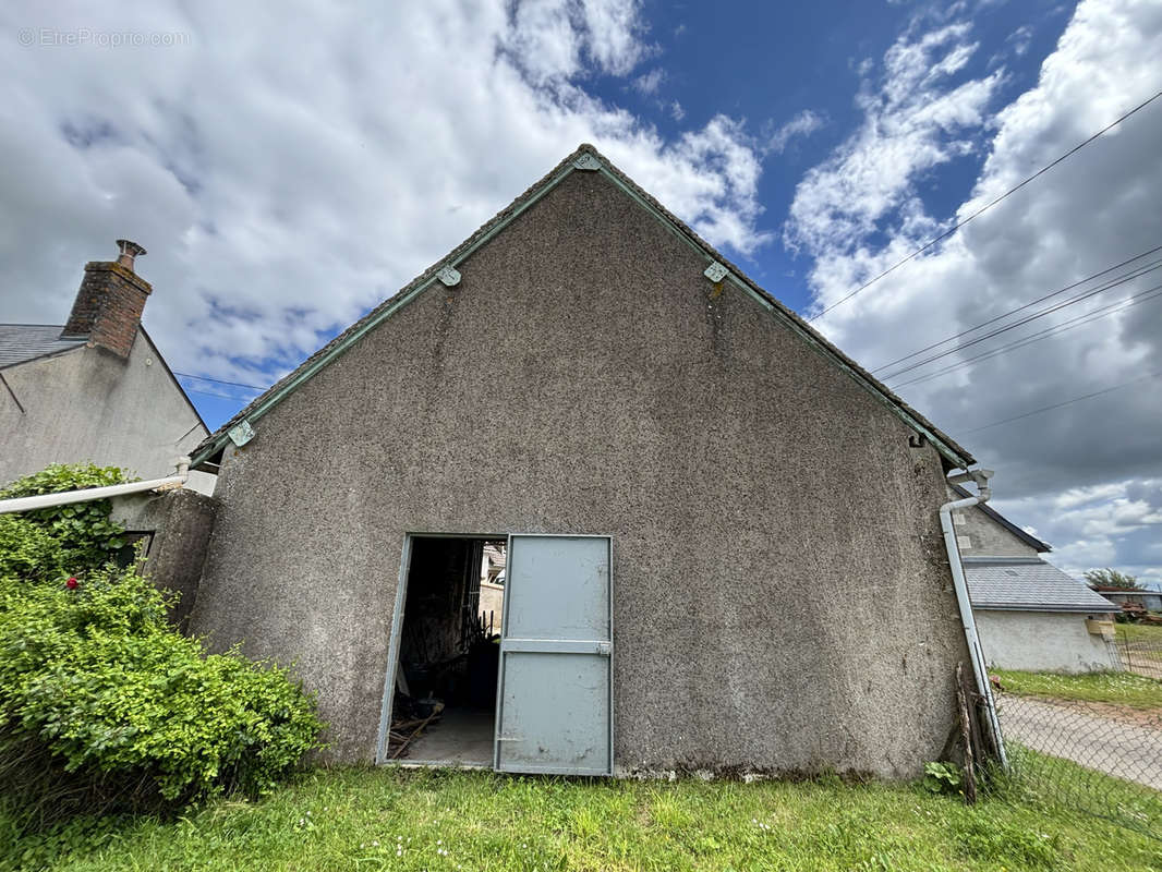 Maison à SAINT-OUEN-LES-VIGNES