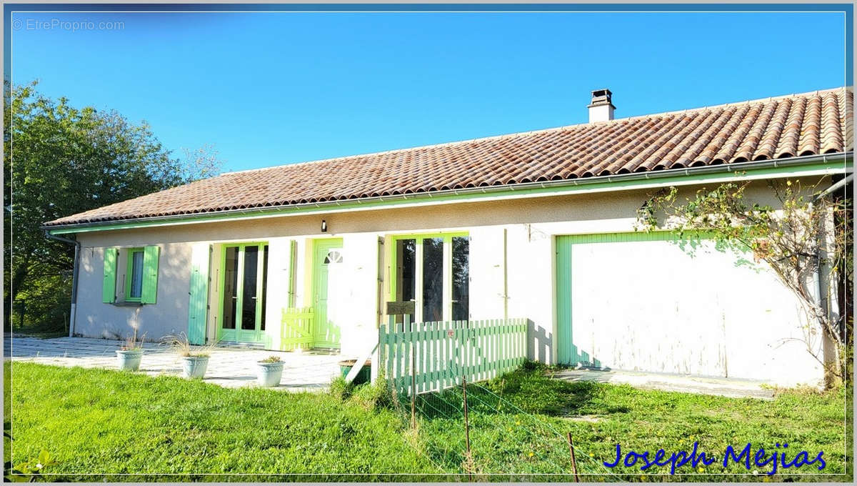 Maison à SAINT-APOLLINAIRE-DE-RIAS