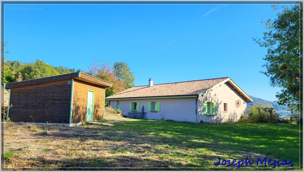 Maison à SAINT-APOLLINAIRE-DE-RIAS