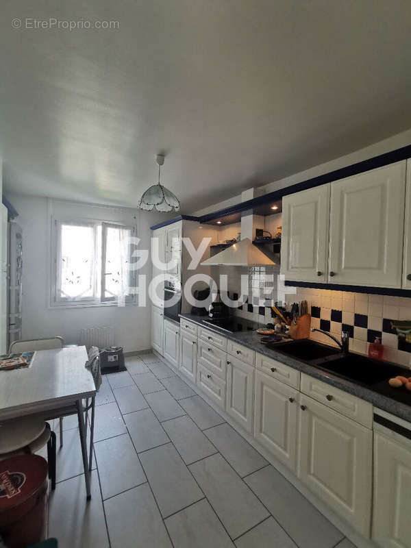 Appartement à FONTENAY-SOUS-BOIS