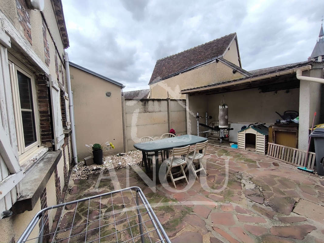 Appartement à ILLIERS-COMBRAY