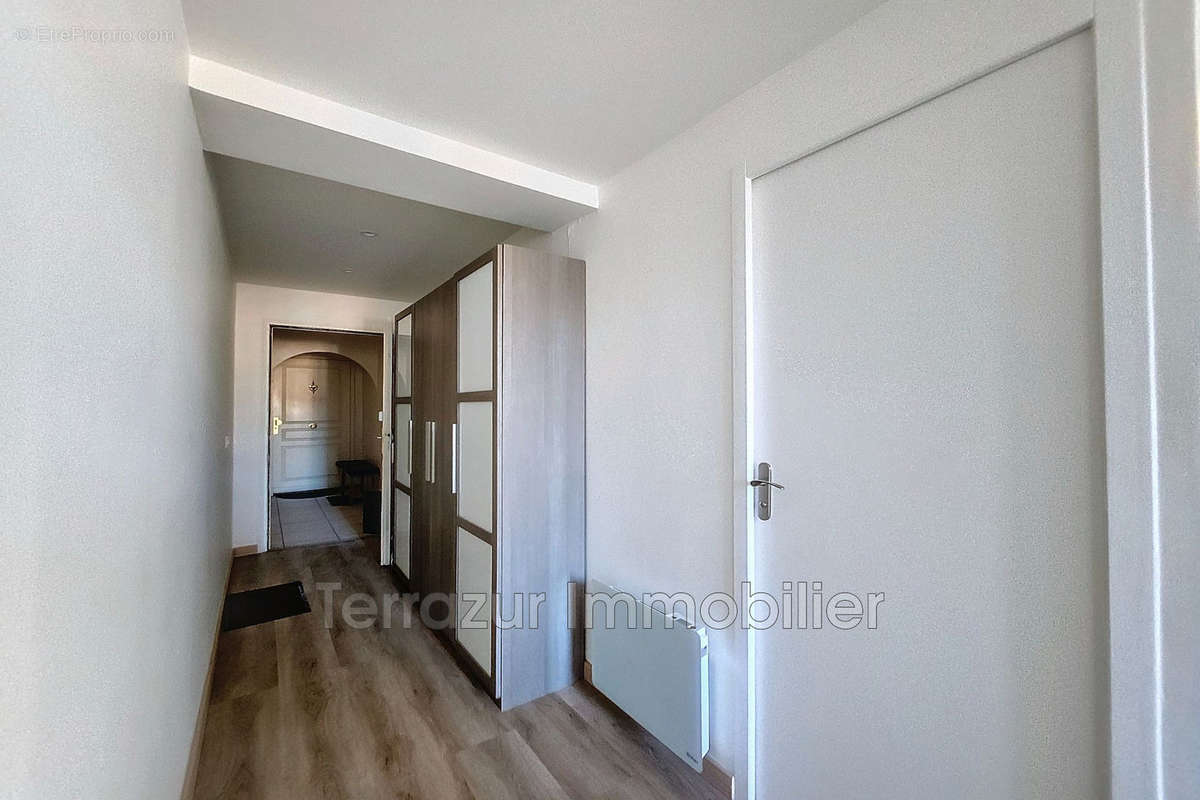 Appartement à VALLAURIS