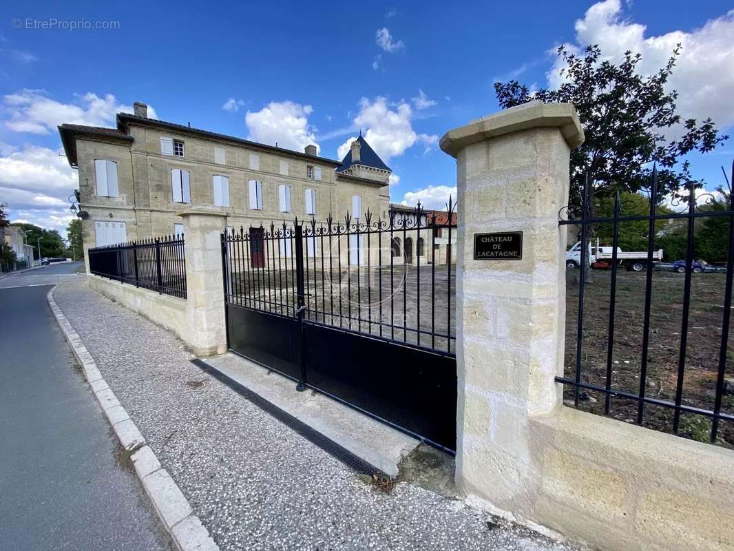 Maison à SAINT-EMILION